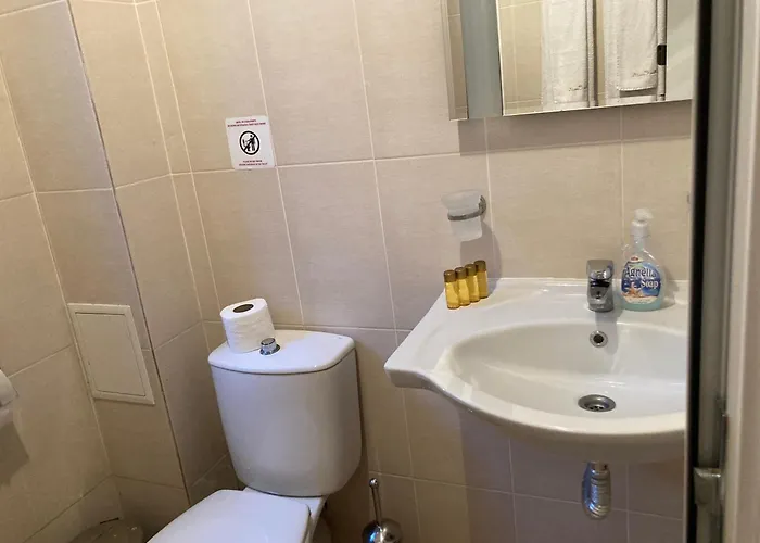 The Castle Complex - 401 팜포로보