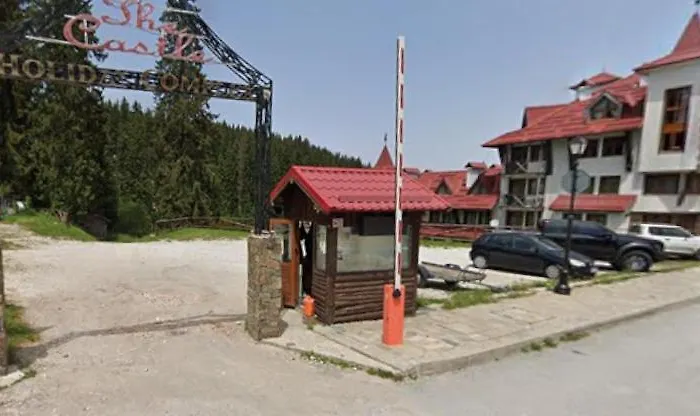 The Castle Complex - 401 팜포로보