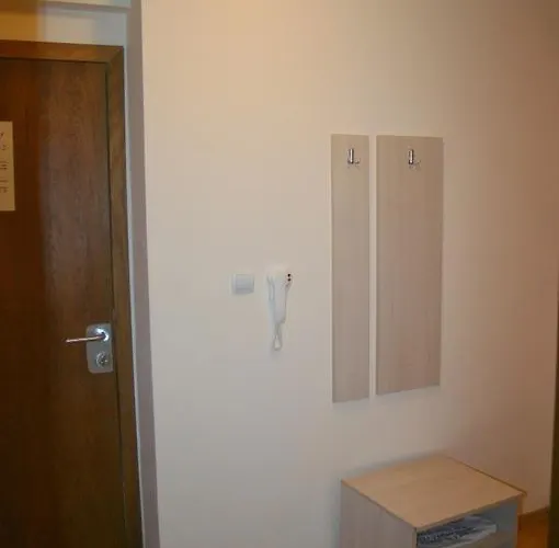 The Castle Complex - 401 아파트 팜포로보