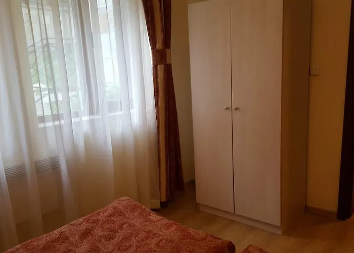 The Castle Complex - 401 팜포로보